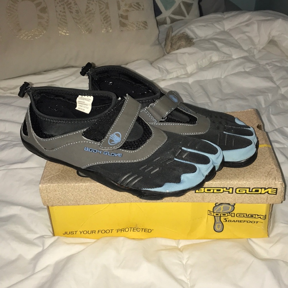 Water Shoes: Body Glove